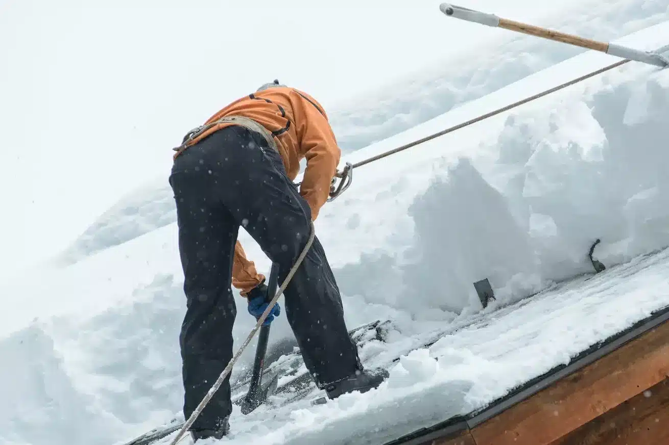 Roof Raking Ottawa